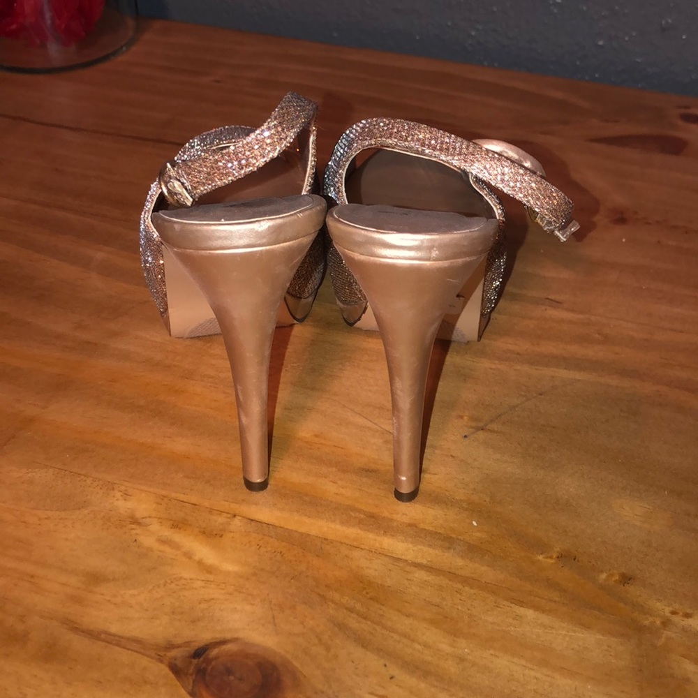 Spring heels - Picture 3 of 3